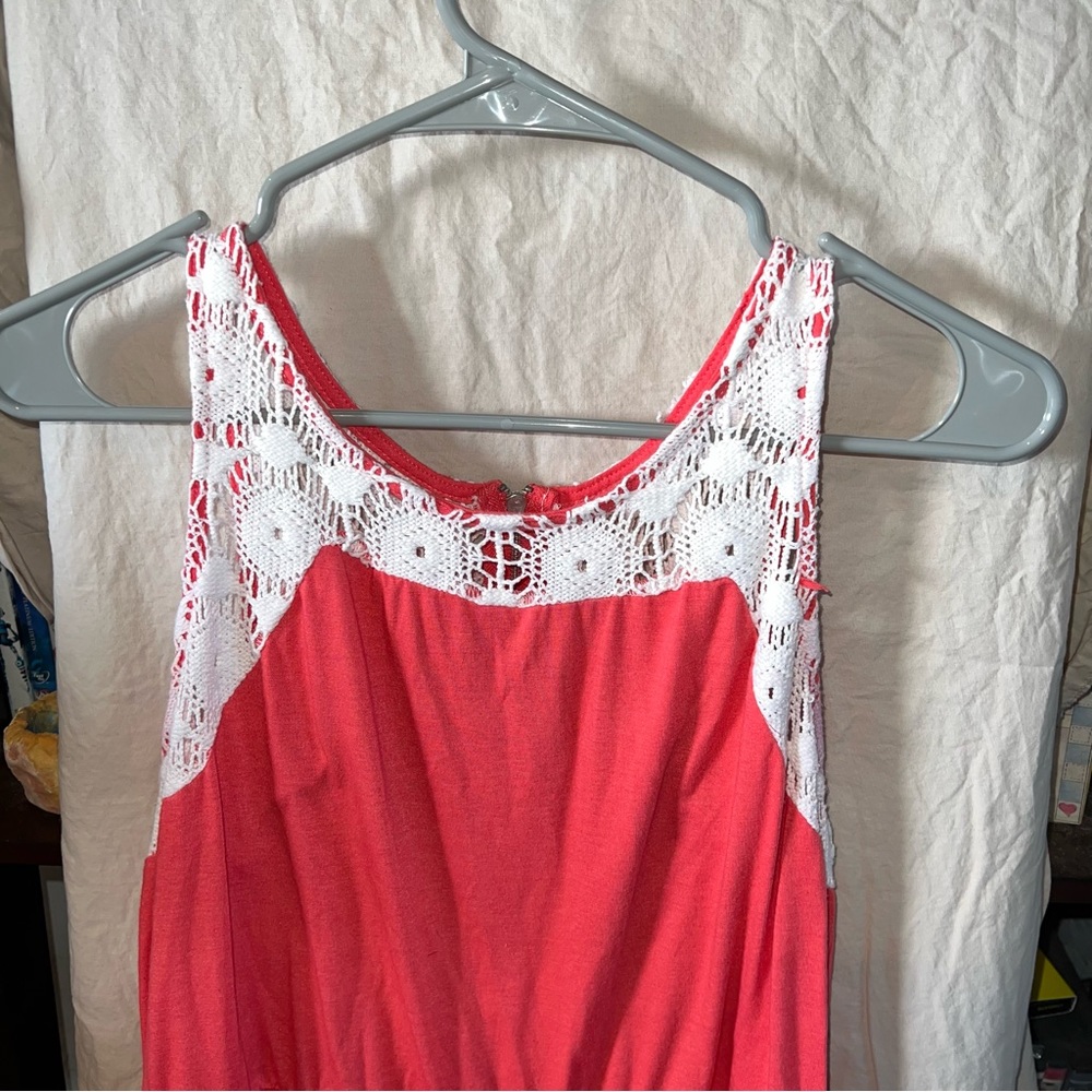 Cute Flirty Sundress with Lace Details - Picture 2 of 6